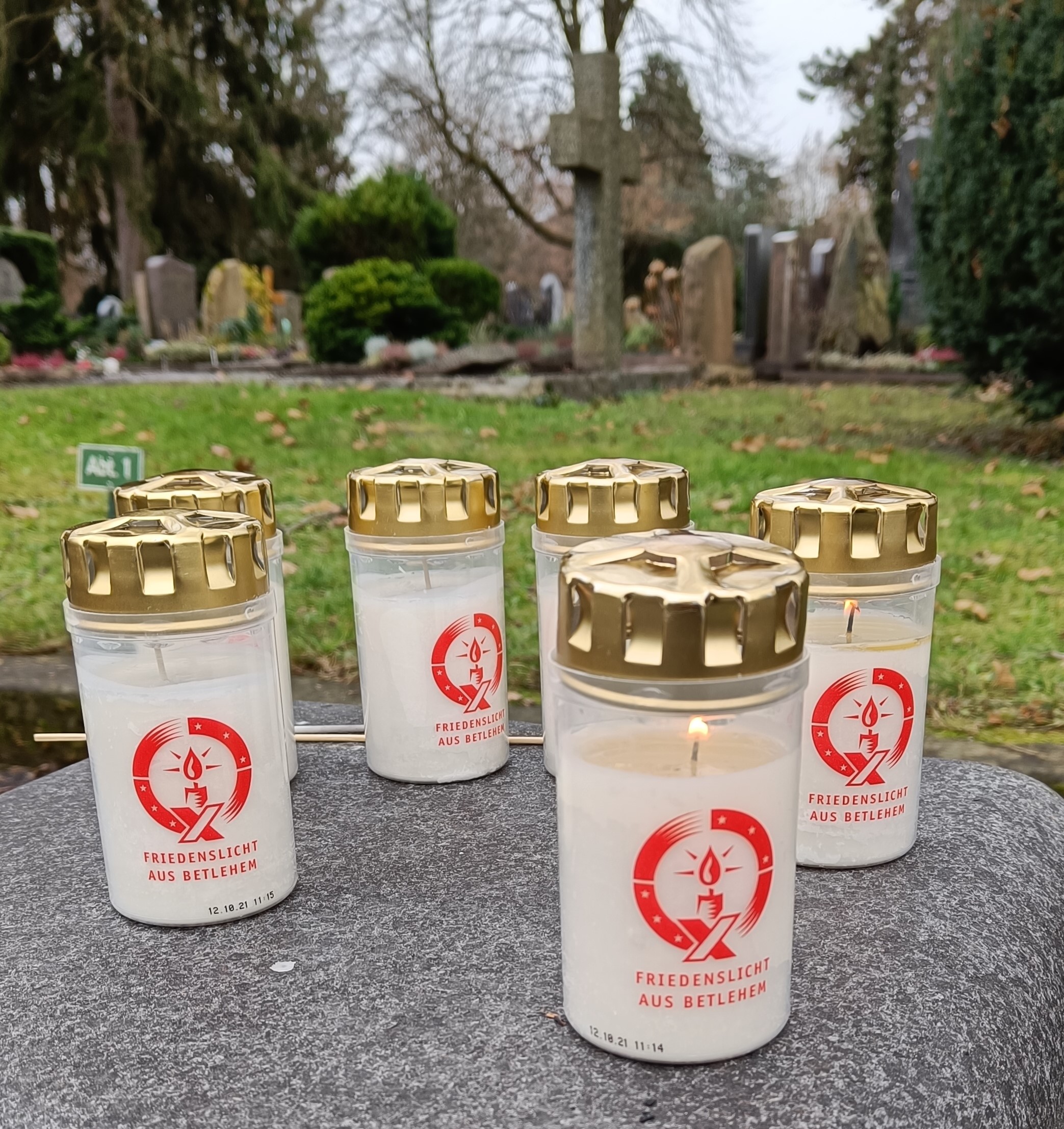 Friedenslichtaktion auf dem Hauptfriedhof in Heilbronn